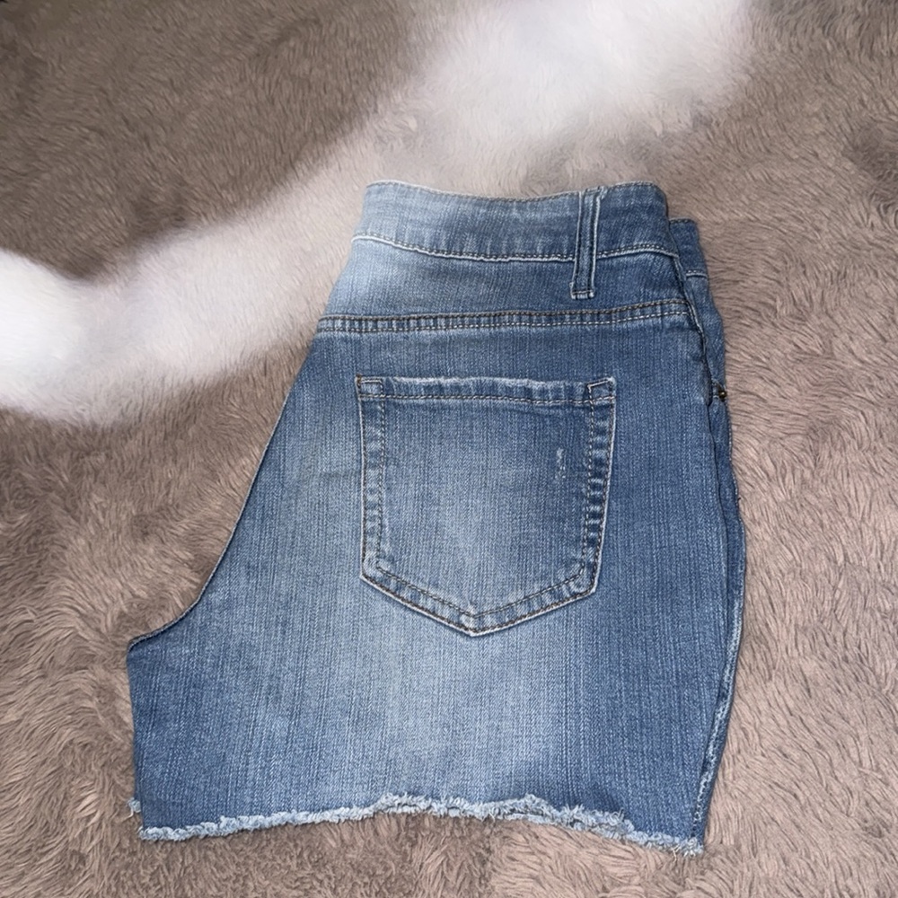 Time and Tru denim cutoff shorts women’s blue jean distressed shorts 8 short - Picture 5 of 6